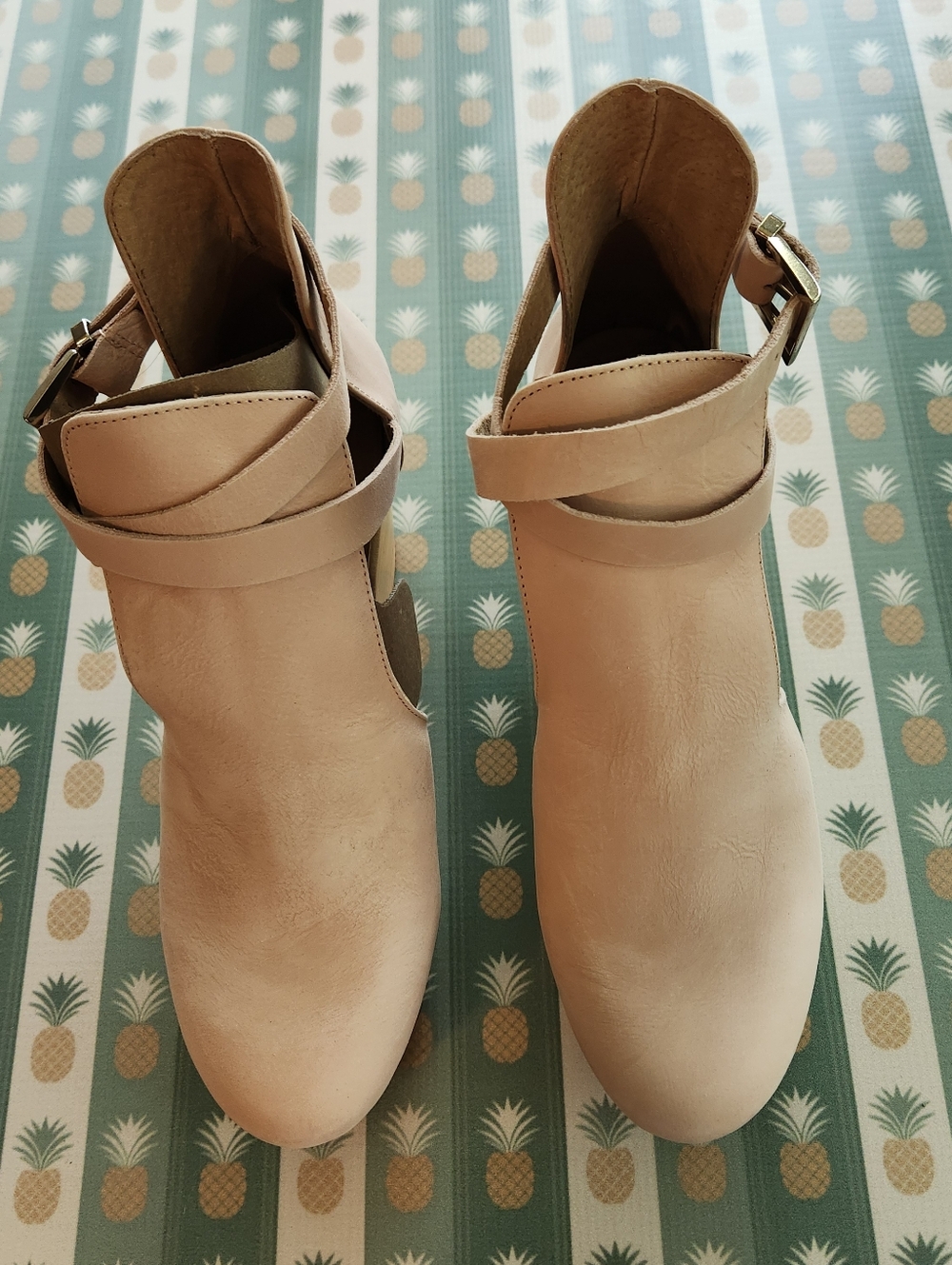 Free People Cedar Leather Clogs - Picture 4 of 9